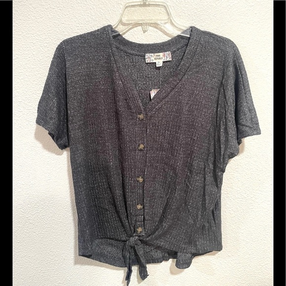 PINK REPUBLIC Knot Front Top Waffle Knit
Gray Dolman Sleeve blouse Size -various - Picture 9 of 9